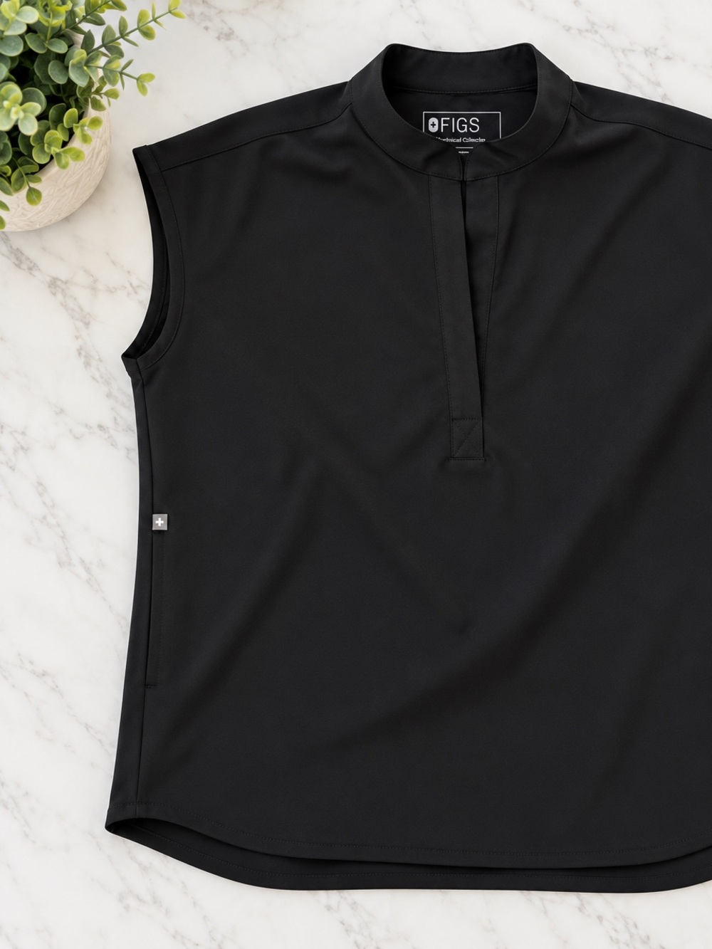 FIGS womens Black Sleeveless Mandarin-Collar Tank
